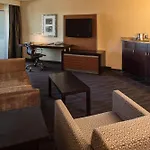 Hilton Winnipeg Airport Suites