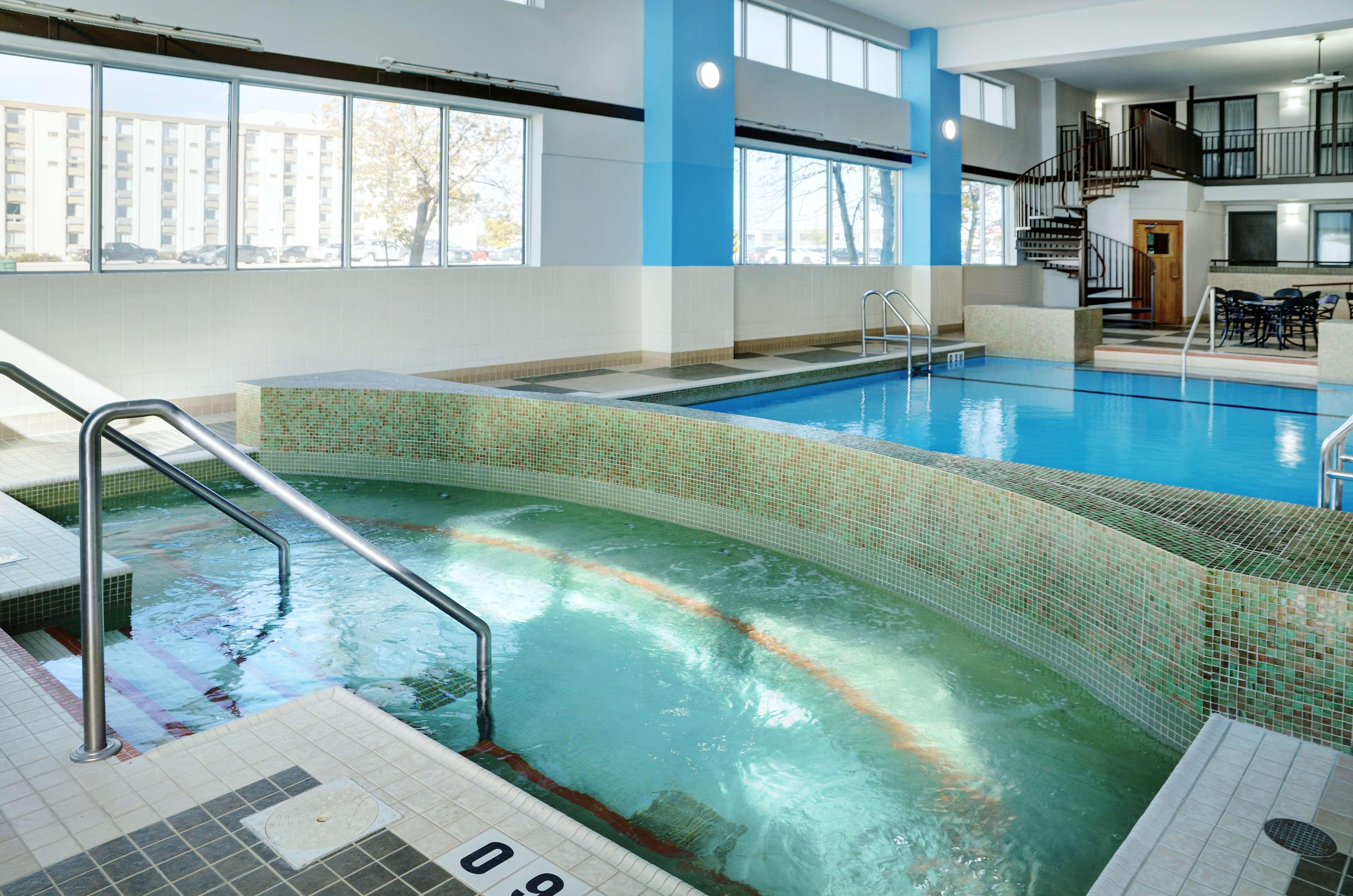 Hotel Hilton Airport 4*